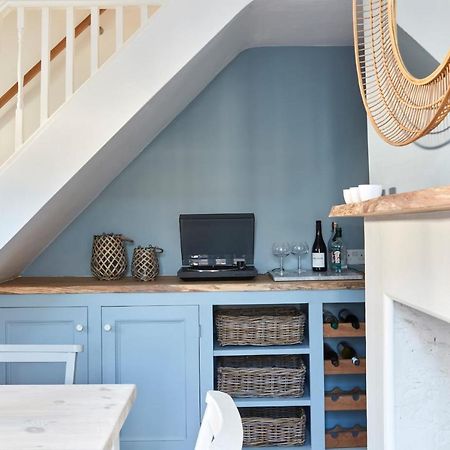 A Cool Coastal Retreat On Kingsdown Beach - The White House Villa Deal Exterior photo
