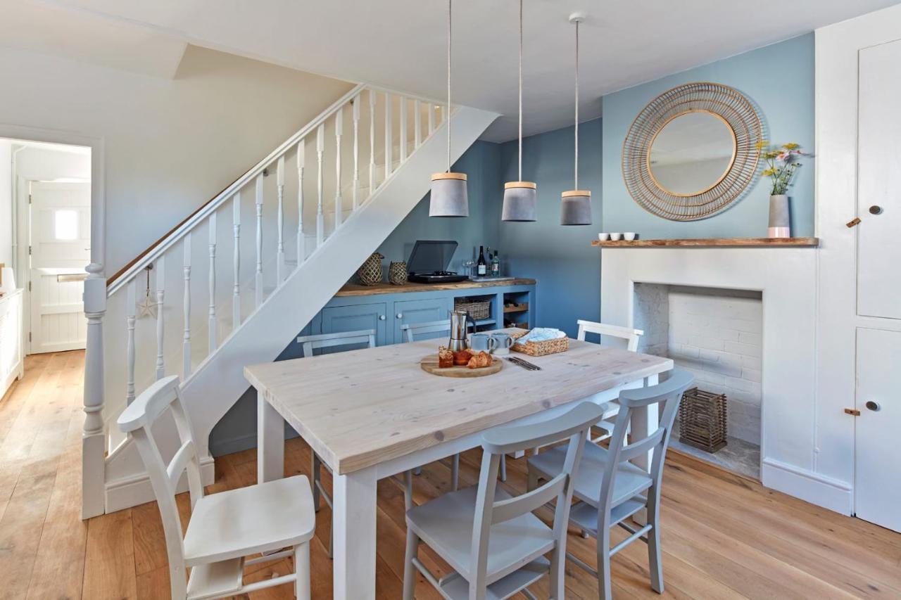 A Cool Coastal Retreat On Kingsdown Beach - The White House Villa Deal Exterior photo