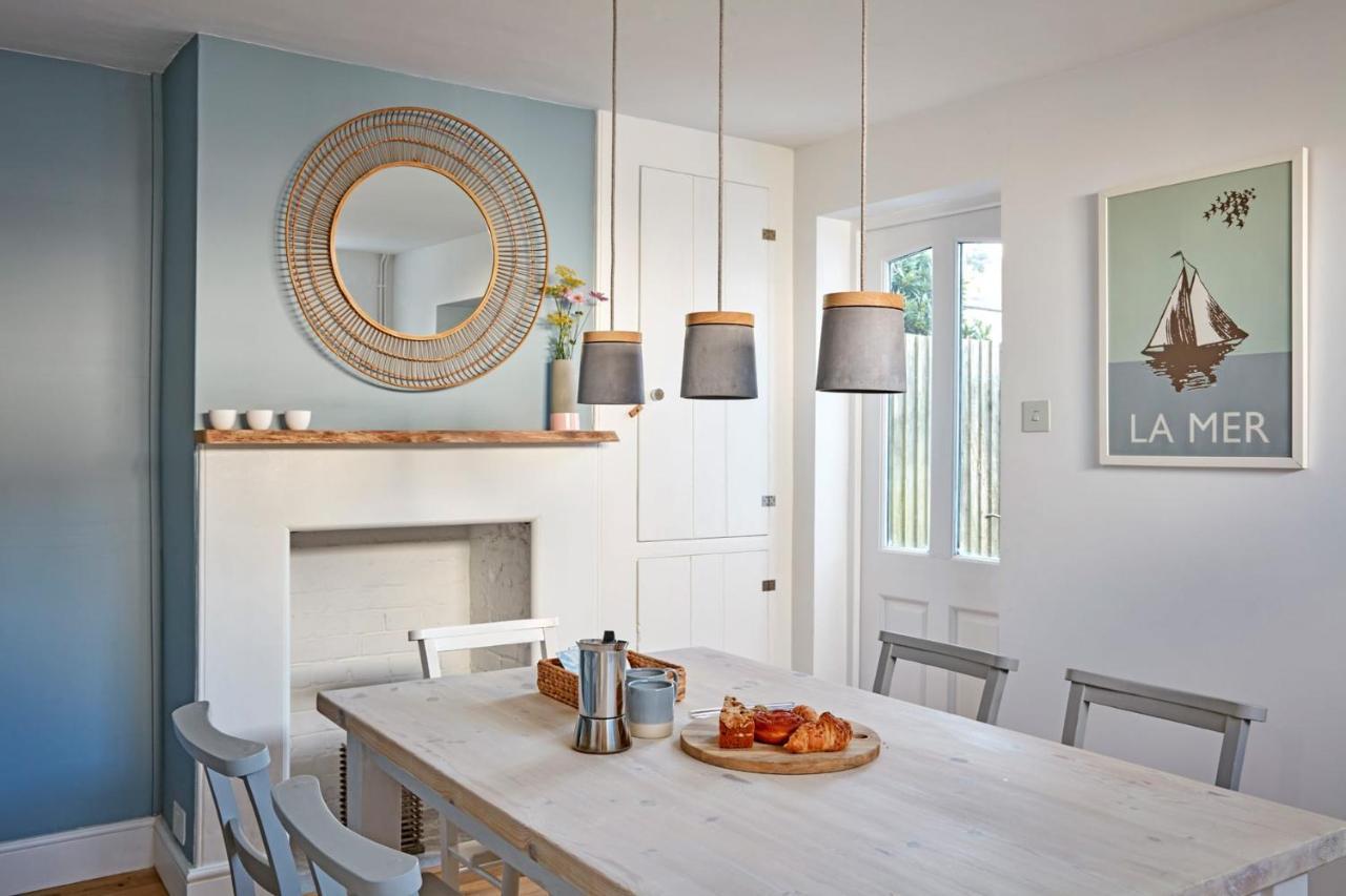 A Cool Coastal Retreat On Kingsdown Beach - The White House Villa Deal Exterior photo